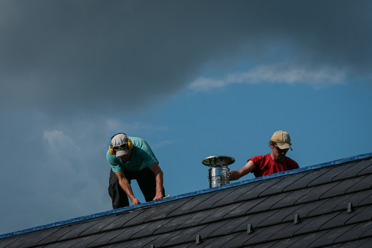 Tuile a St vincent les Fort. photo Claire B 