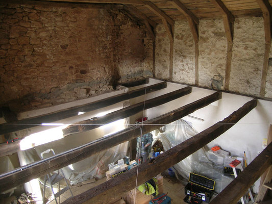 Plancher sur solives anciennes