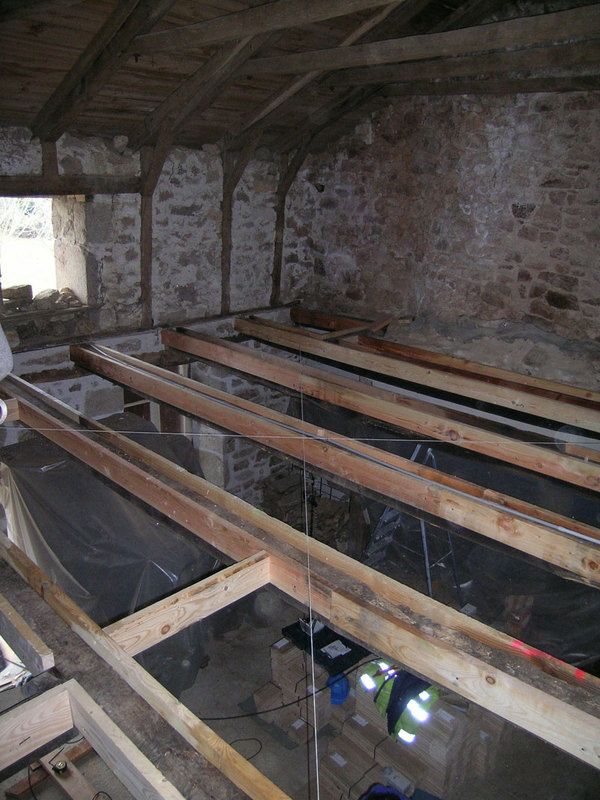 Plancher sur solives anciennes