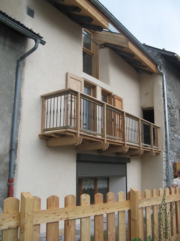 façade reprise en enduit isolent chaux liège et finition chaux