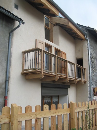 façade reprise en enduit isolent chaux liège et finition chaux
